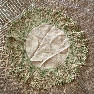 ESTATE ITEM Doily 16 x 16